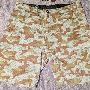 Volcom Camo/Cargo Shorts